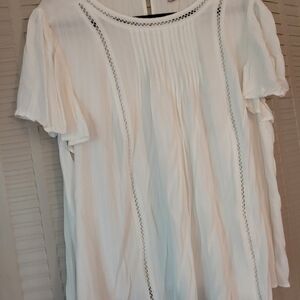 White short sleeve shirt